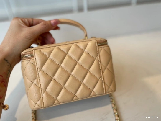 First Bag Ru CASE VANITY CHANEL 0818